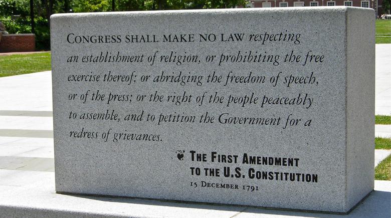 Plaque with the text of the First Amendment